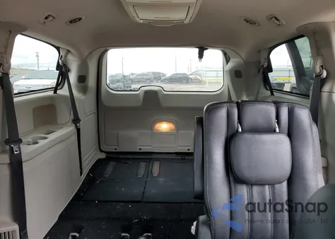 2016 Chrysler Town & Country Touring z USA, uszkodzony, nr VIN 2C4RC1BGXGR301003